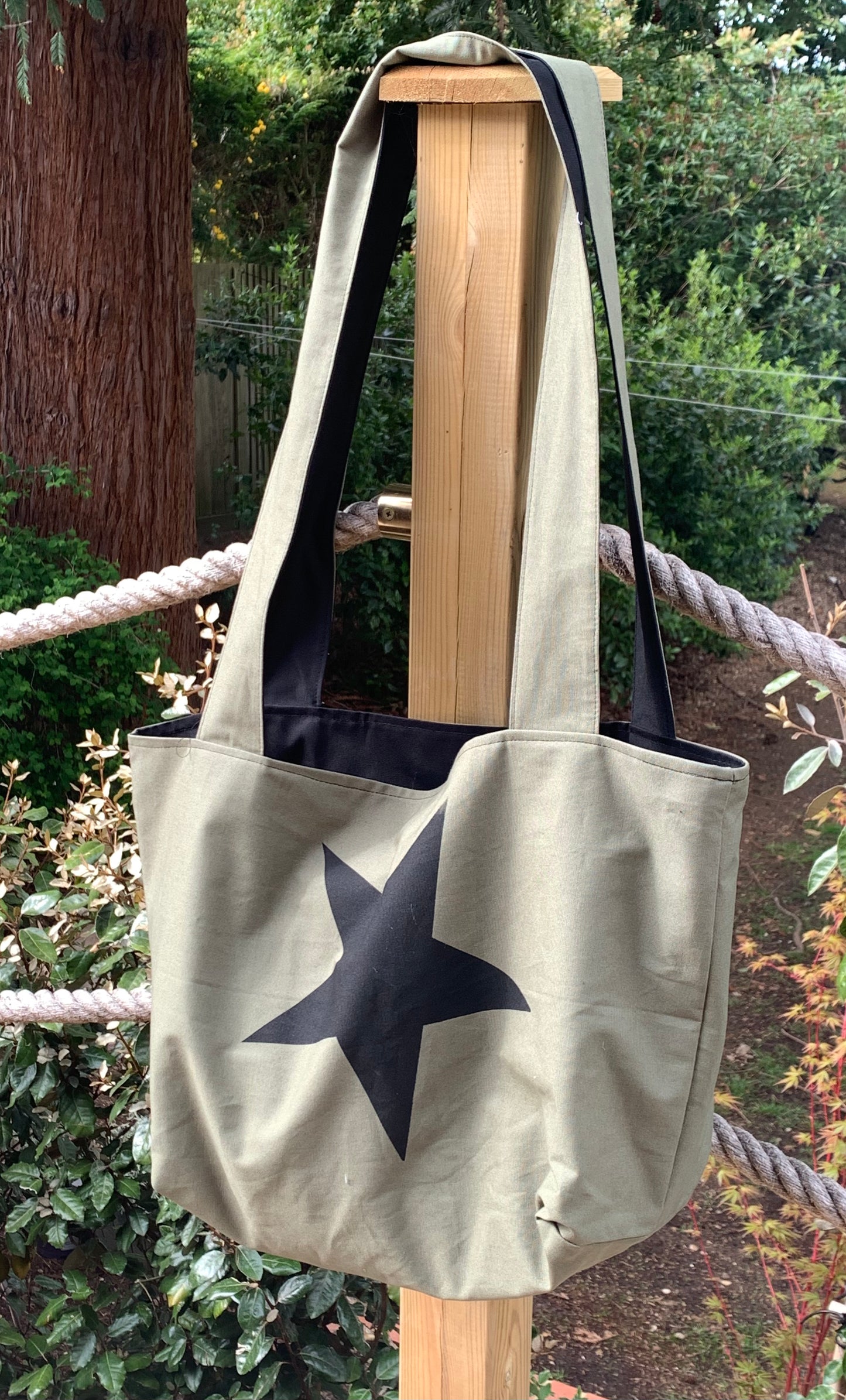 Large Star Shopper